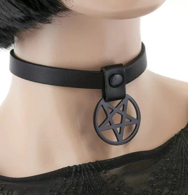 1/2 CHOKER WITH 1 1/2 HANGING PENTAGRAM