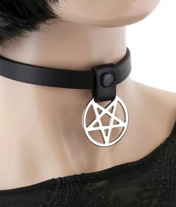 1/2 CHOKER WITH 1 1/2 HANGING PENTAGRAM