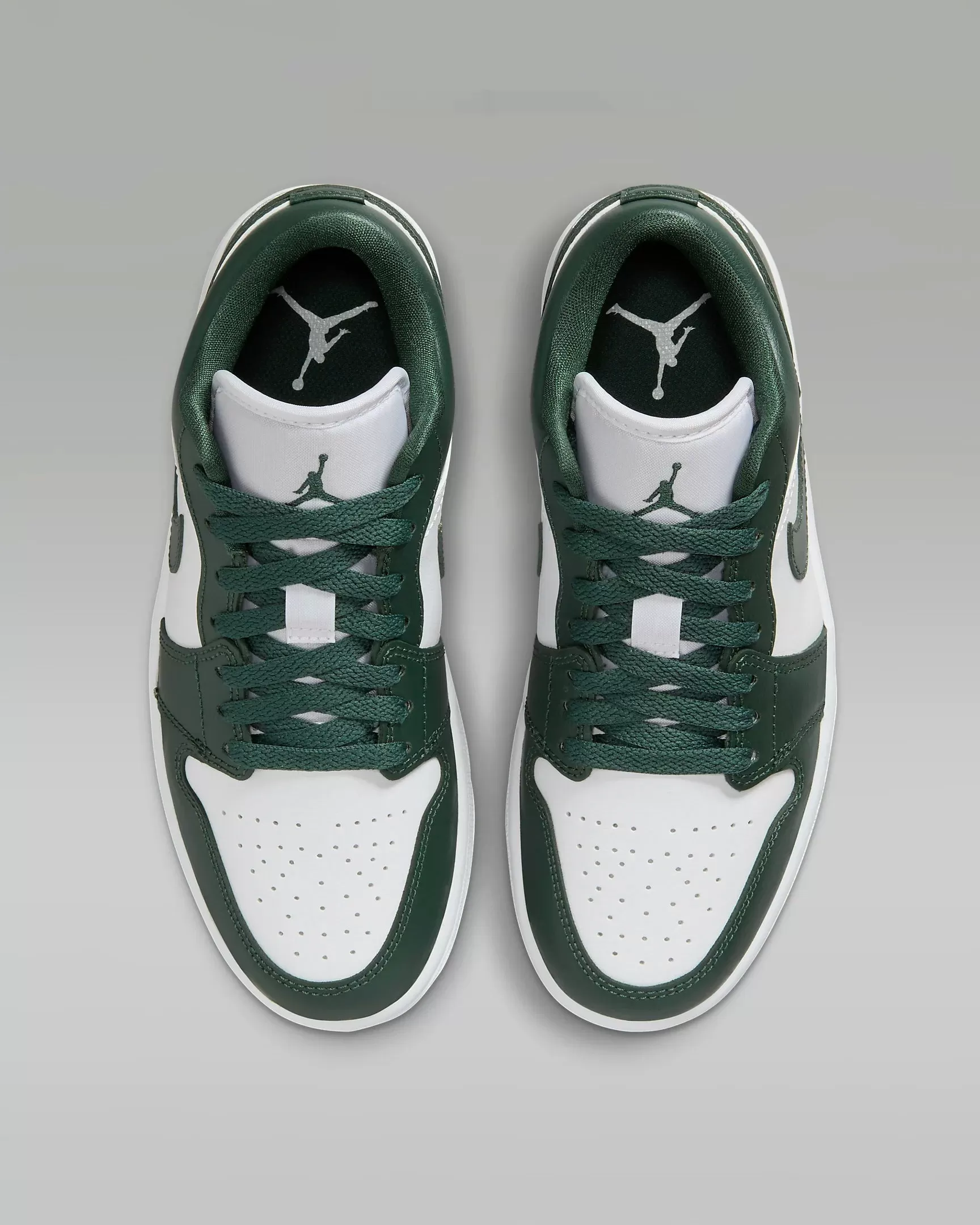 Jordan Retro 1’s Low Galactic Jade (WMNS)